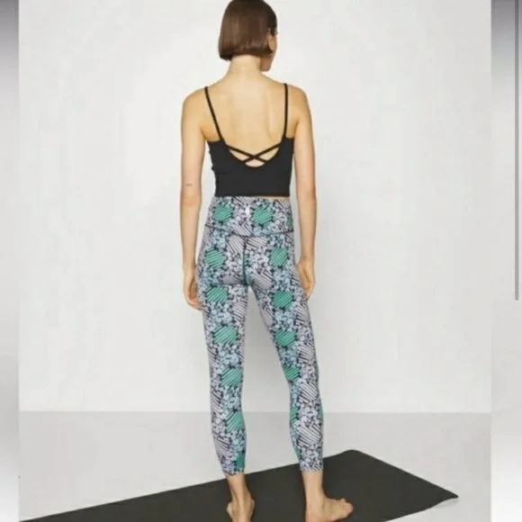 🆕 Free People Movement Daisy Check Print Ditsy Floral 7/8 Leggings S NEW - Picture 9 of 10